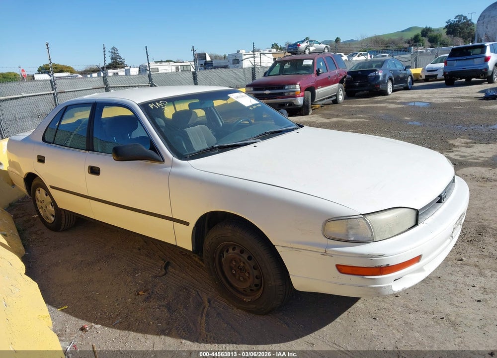 1992 TOYOTA CAMRY DLX VIN: JT2SK11E4N0021744