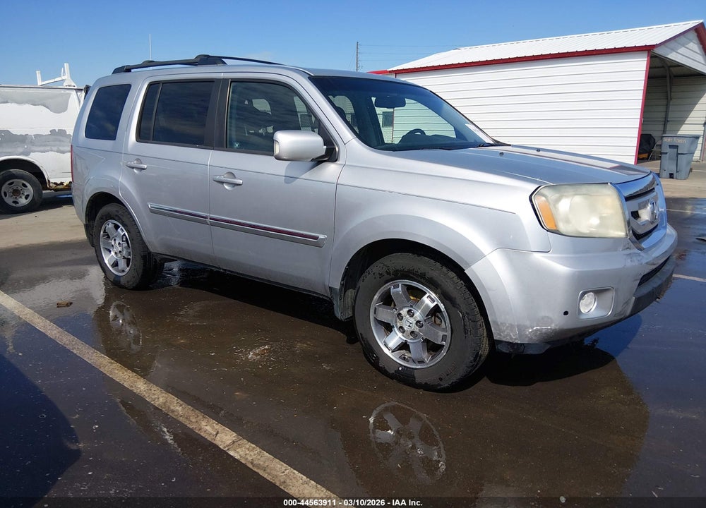 2011 HONDA PILOT TOURING VIN: 5FNYF4H97BB018723