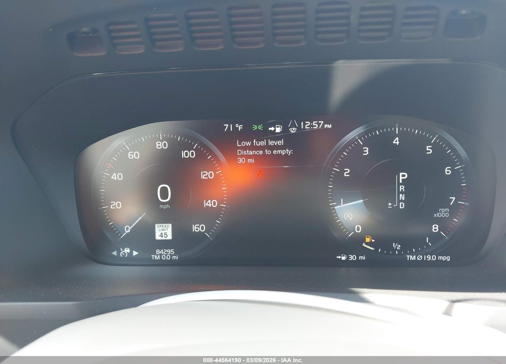 2021 VOLVO XC90 T5 MOMENTUM 7 PASSENGER VIN: YV4102PK8M1694392