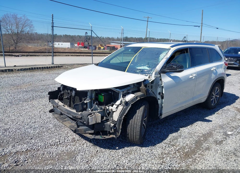 2017 TOYOTA HIGHLANDER XLE VIN: 5TDJZRFH8HS517552