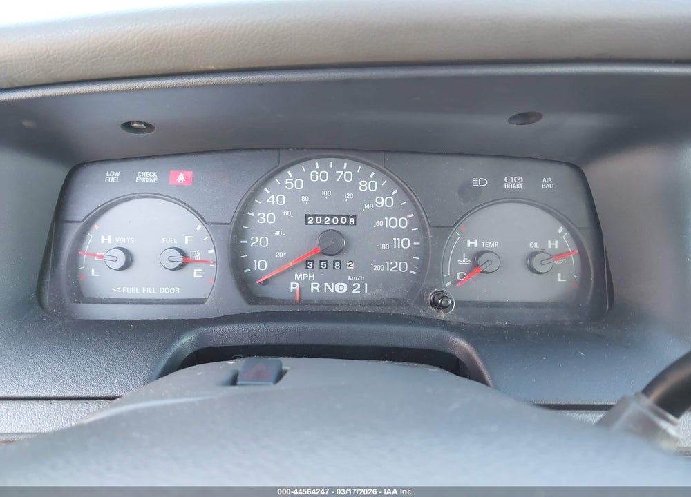2005 MERCURY GRAND MARQUIS GS VIN: 2MEFM74W25X625903