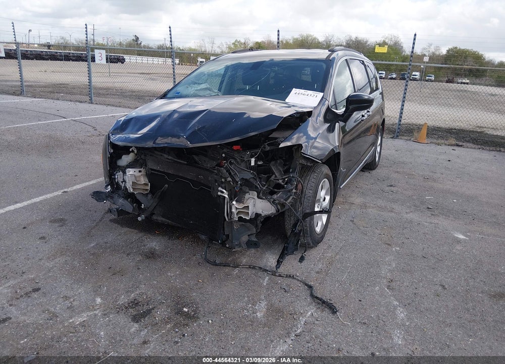 2017 CHRYSLER PACIFICA TOURING-L VIN: 2C4RC1BG3HR846851