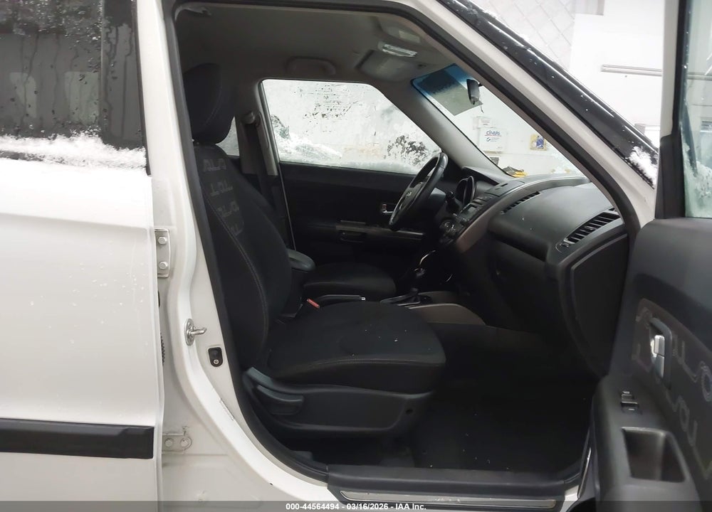 2012 KIA SOUL + VIN: KNDJT2A67C7404256