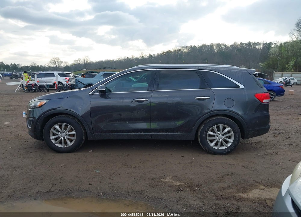 2017 KIA SORENTO 2.4L LX VIN: 5XYPG4A34HG221732