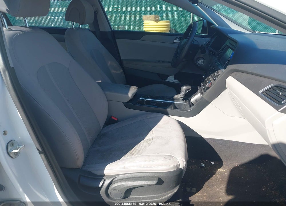 2016 HYUNDAI SONATA SE VIN: 5NPE24AF3GH300297