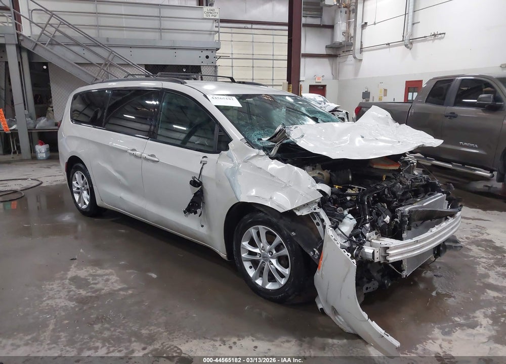 2020 CHRYSLER PACIFICA TOURING L PLUS VIN: 2C4RC1EGXLR200484