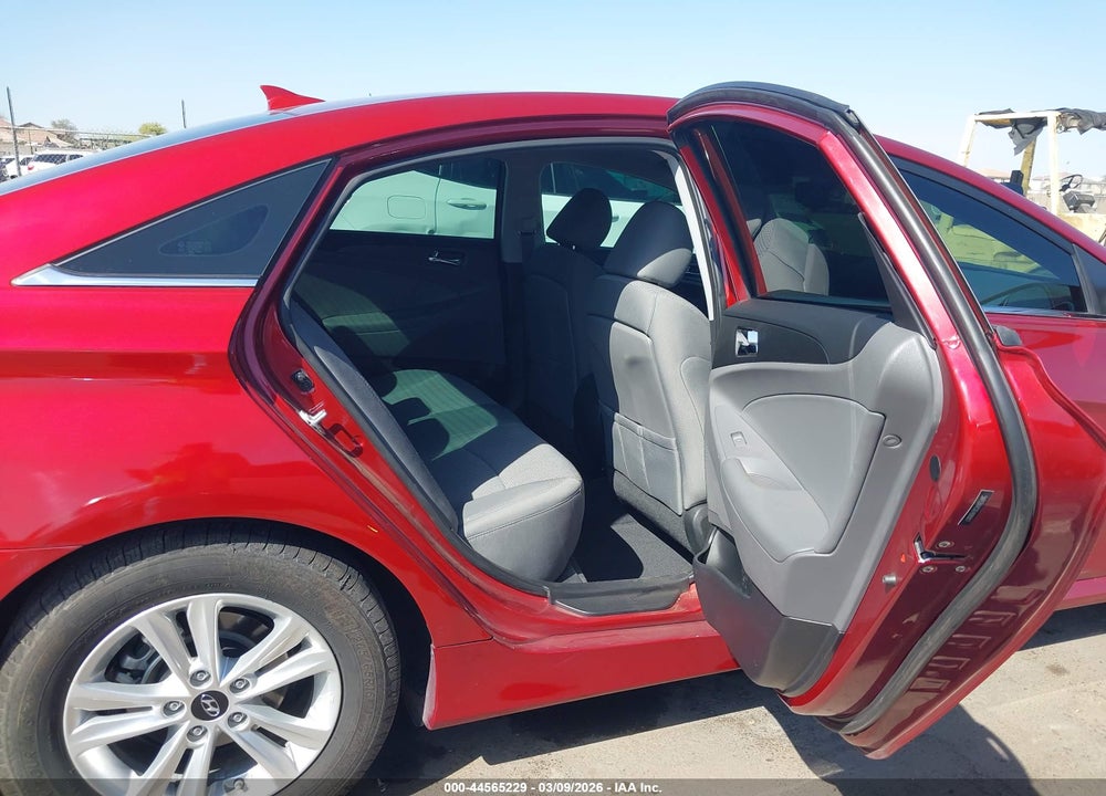 2014 HYUNDAI SONATA GLS VIN: 5NPEB4AC0EH890817