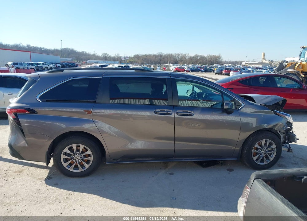 2021 TOYOTA SIENNA LE VIN: 5TDBSKFCXMS030769
