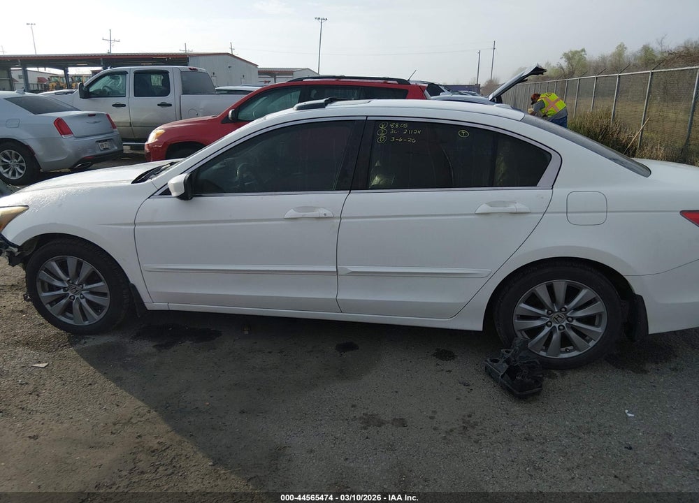 2011 HONDA ACCORD 2.4 EX-L VIN: 1HGCP2F81BA078805