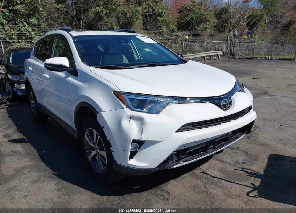 2018 TOYOTA RAV4 XLE VIN: JTMWFREV0JJ202091