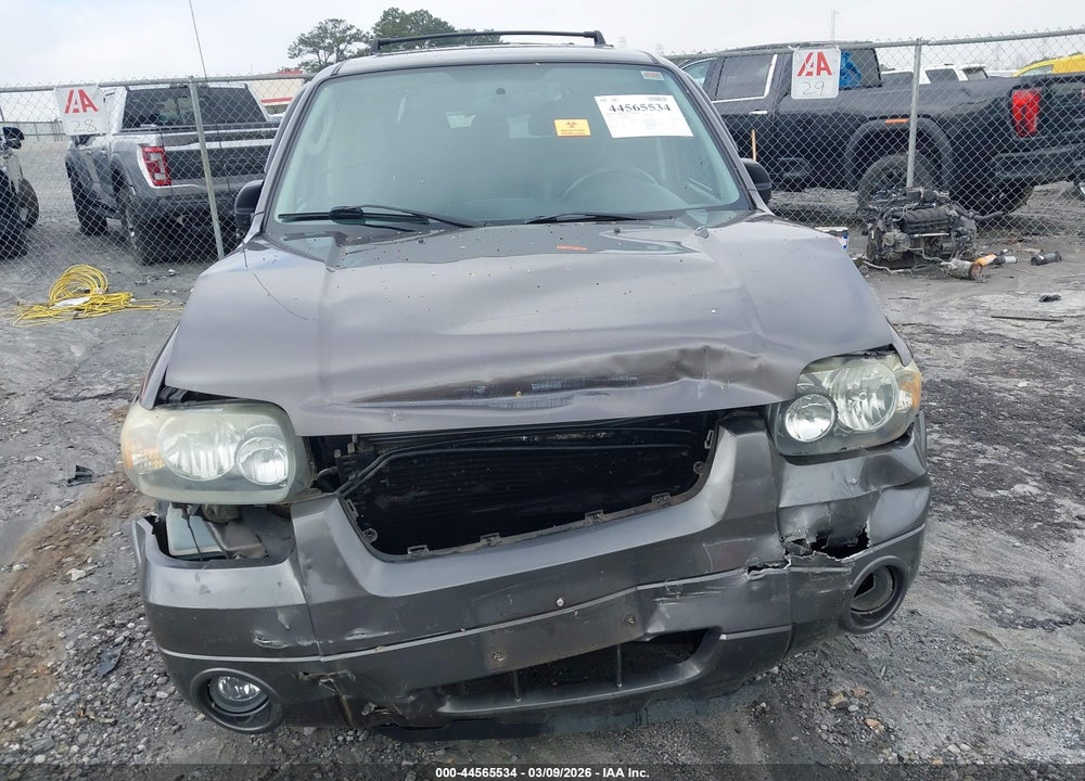 2005 FORD ESCAPE LIMITED VIN: 1FMYU04125KB08332