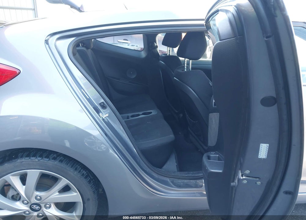 2016 HYUNDAI VELOSTER VIN: KMHTC6AD4GU269755