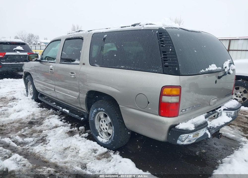 2000 CHEVROLET SUBURBAN 1500 LT VIN: 3GNFK16T8YG173923