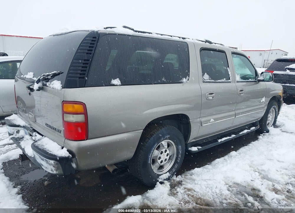 2000 CHEVROLET SUBURBAN 1500 LT VIN: 3GNFK16T8YG173923