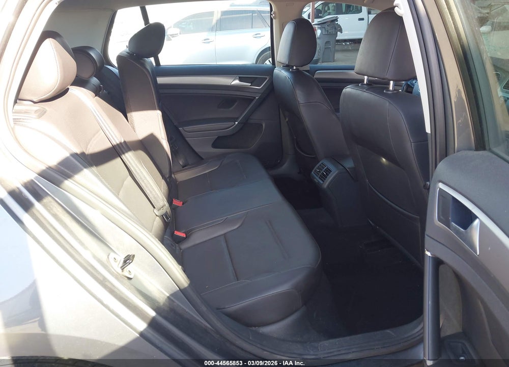 2015 VOLKSWAGEN GOLF TDI S 4-DOOR VIN: 3VW2A7AU4FM082026
