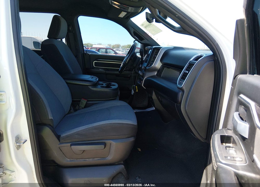 2024 RAM 2500 BIG HORN  4X4 6'4 BOX VIN: 3C6UR5DL6RG343503