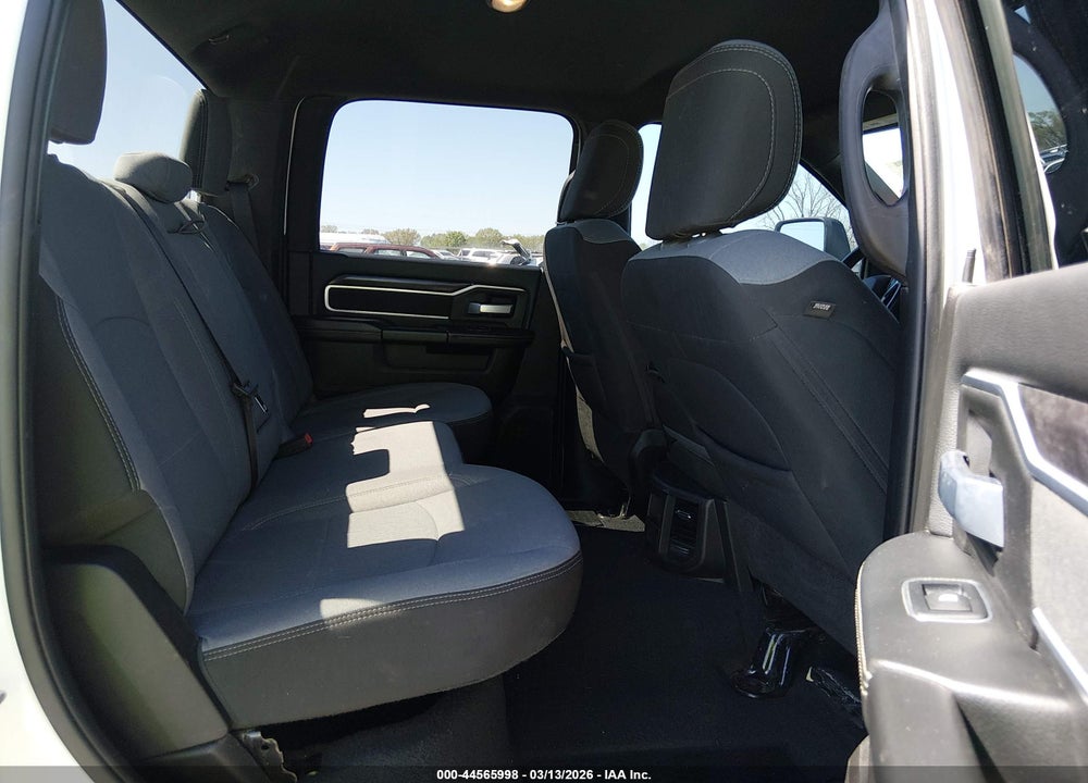 2024 RAM 2500 BIG HORN  4X4 6'4 BOX VIN: 3C6UR5DL6RG343503