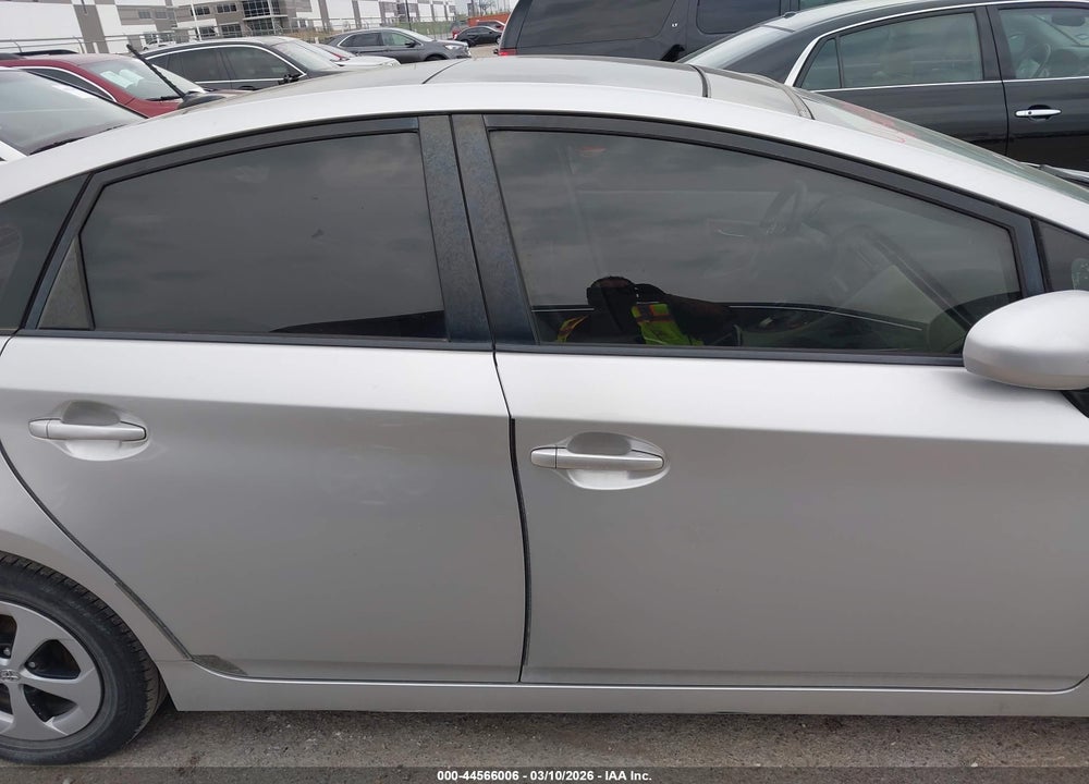2014 TOYOTA PRIUS VIN: JTDKN3DU8E1735528