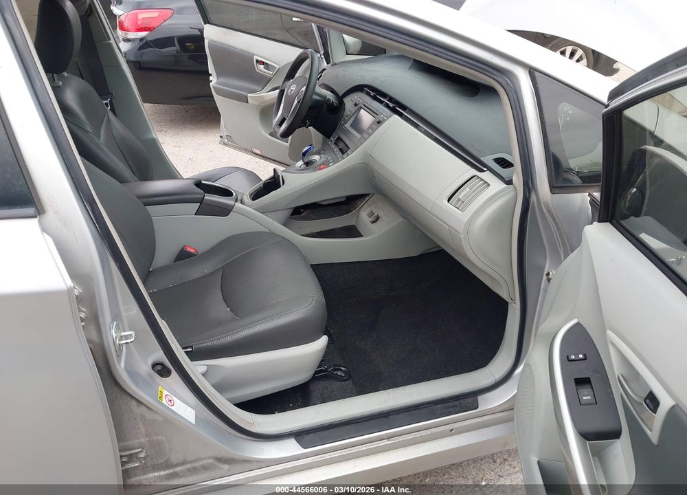 2014 TOYOTA PRIUS VIN: JTDKN3DU8E1735528