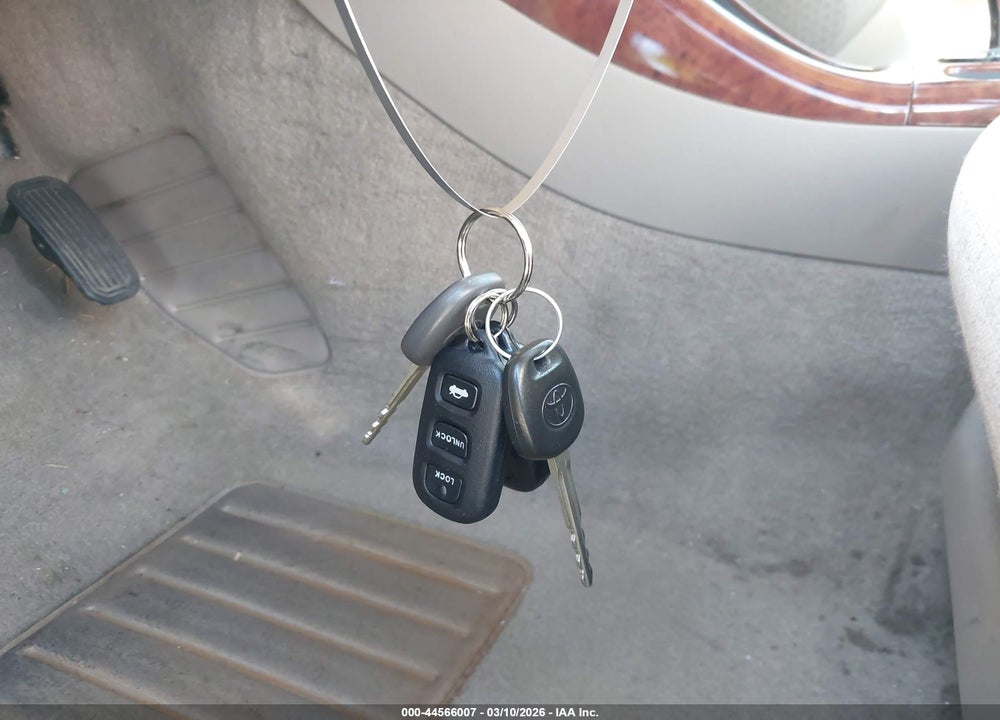 2003 TOYOTA CAMRY XLE VIN: 4T1BE30K73U243066
