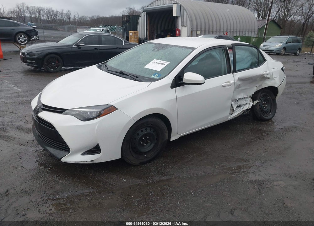 2018 TOYOTA COROLLA LE VIN: 5YFBURHEXJP774314