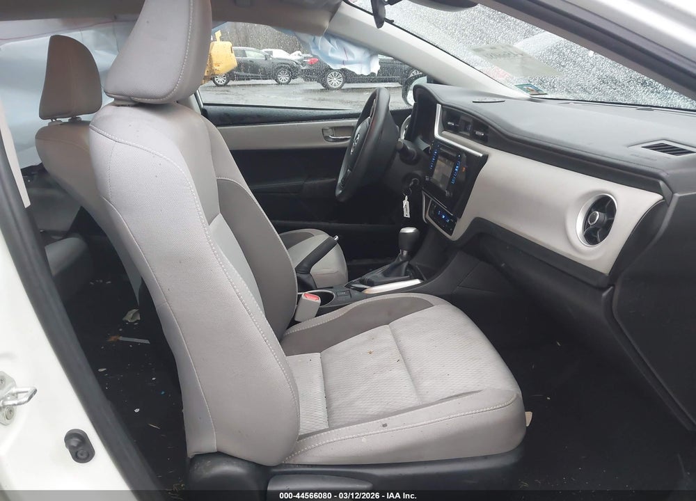2018 TOYOTA COROLLA LE VIN: 5YFBURHEXJP774314