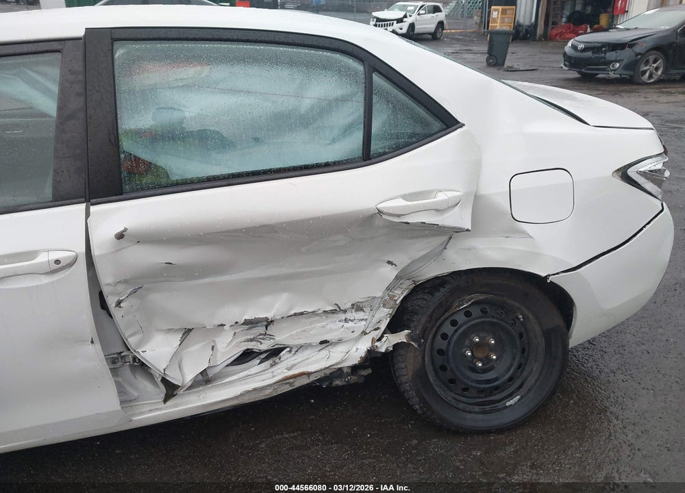 2018 TOYOTA COROLLA LE VIN: 5YFBURHEXJP774314