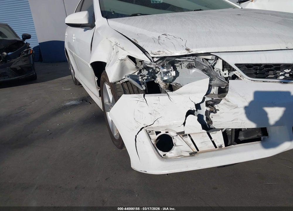 2013 TOYOTA CAMRY SE VIN: 4T1BF1FK2DU650416