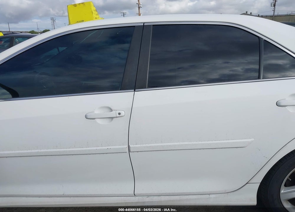 2013 TOYOTA CAMRY SE VIN: 4T1BF1FK2DU650416