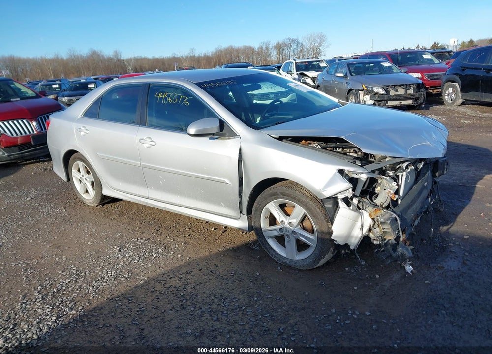2014 TOYOTA CAMRY SE VIN: 4T1BF1FK9EU805562
