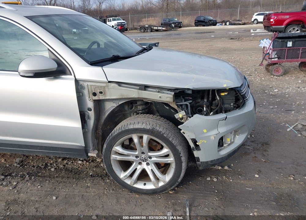 2012 VOLKSWAGEN TIGUAN SEL VIN: WVGBV7AX0CW002388