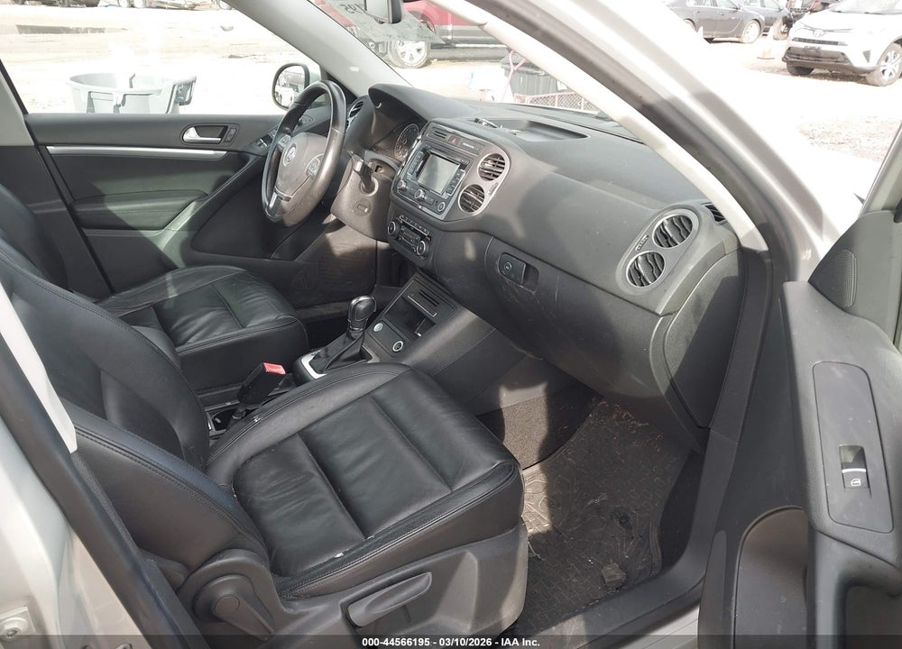 2012 VOLKSWAGEN TIGUAN SEL VIN: WVGBV7AX0CW002388