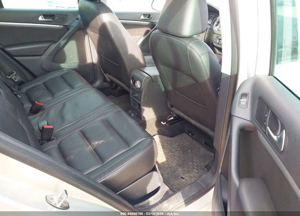 2012 VOLKSWAGEN TIGUAN SEL VIN: WVGBV7AX0CW002388