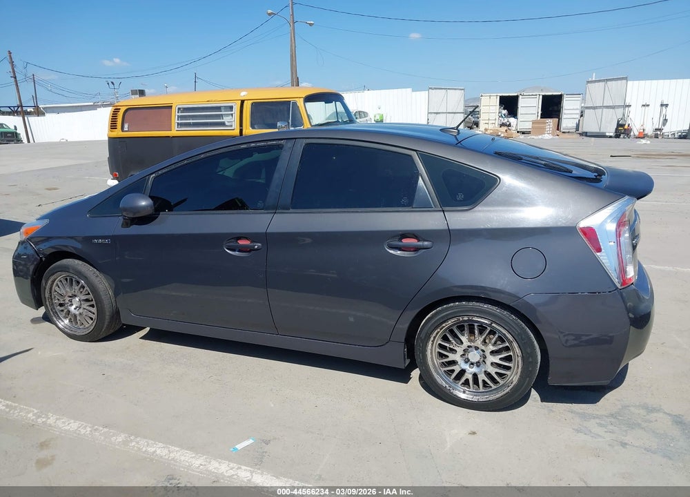 2015 TOYOTA PRIUS THREE VIN: JTDKN3DU5F0424372