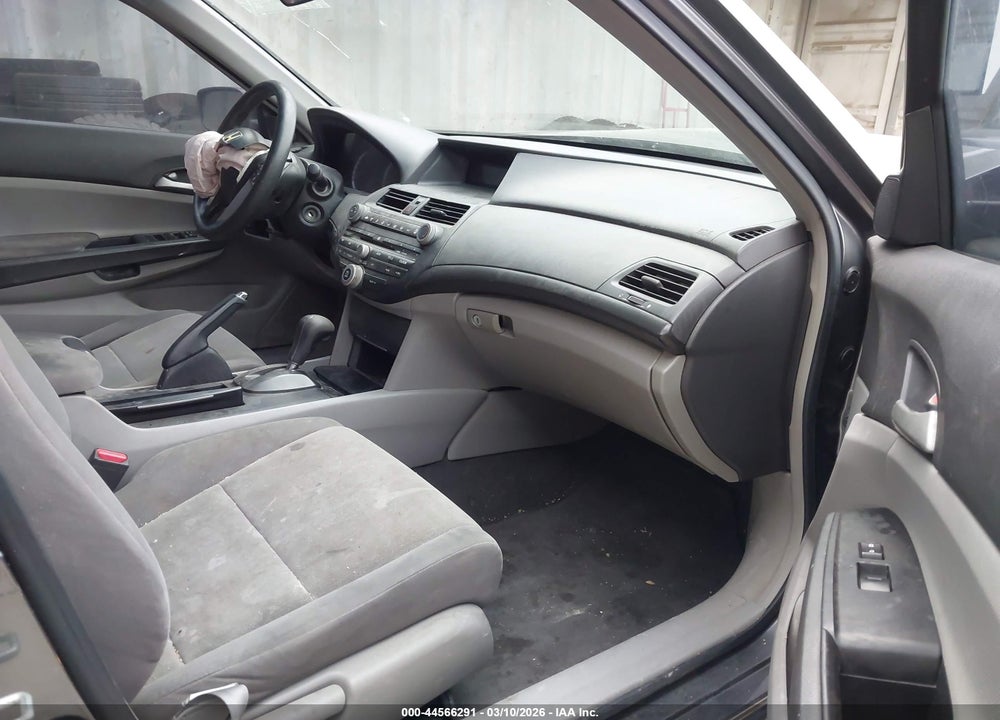 2008 HONDA ACCORD 2.4 LX VIN: JHMCP26338C065455