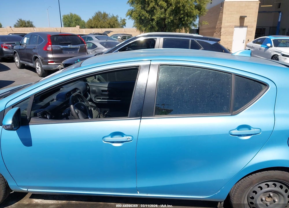 2015 TOYOTA PRIUS C THREE VIN: JTDKDTB37F1114716
