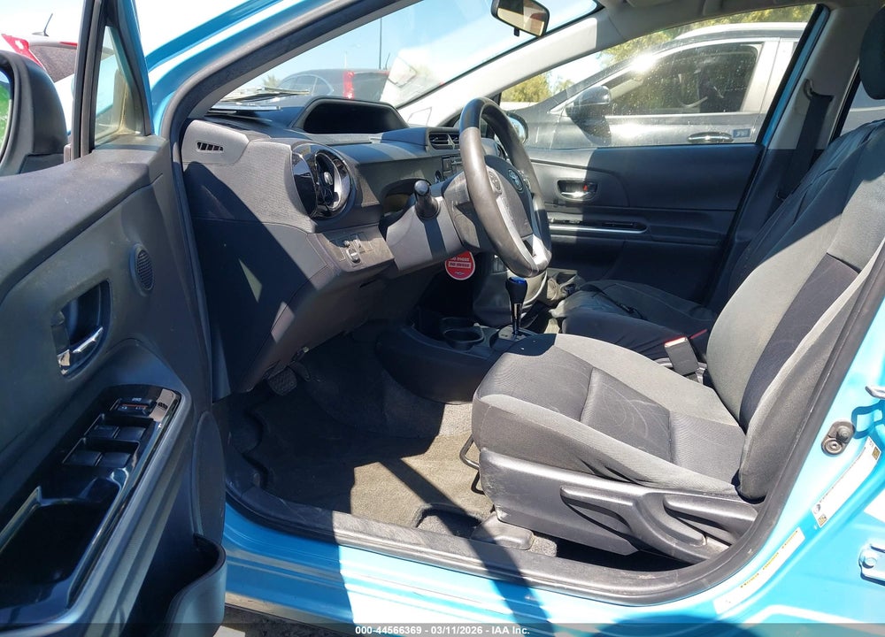 2015 TOYOTA PRIUS C THREE VIN: JTDKDTB37F1114716