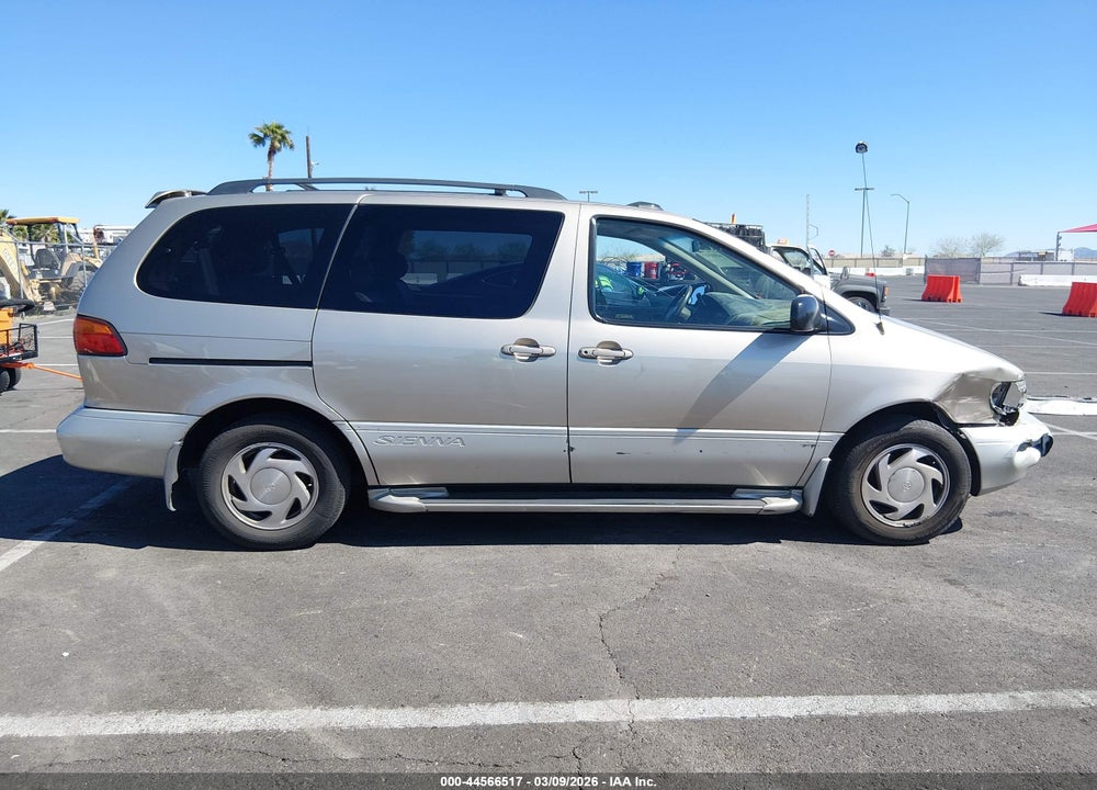 2000 TOYOTA SIENNA XLE VIN: 4T3ZF13C9YU192222