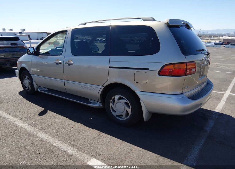2000 TOYOTA SIENNA XLE VIN: 4T3ZF13C9YU192222