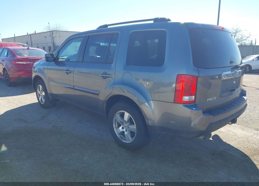 2011 HONDA PILOT EX-L VIN: 5FNYF4H5XBB015537