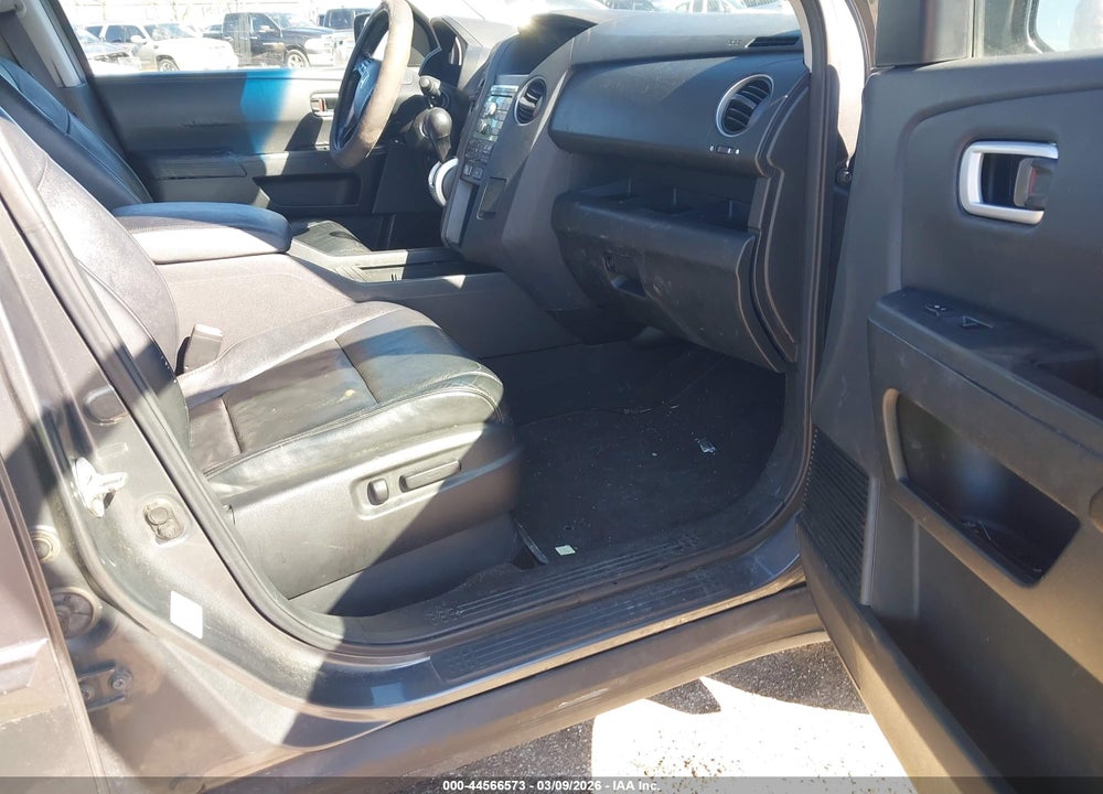 2011 HONDA PILOT EX-L VIN: 5FNYF4H5XBB015537