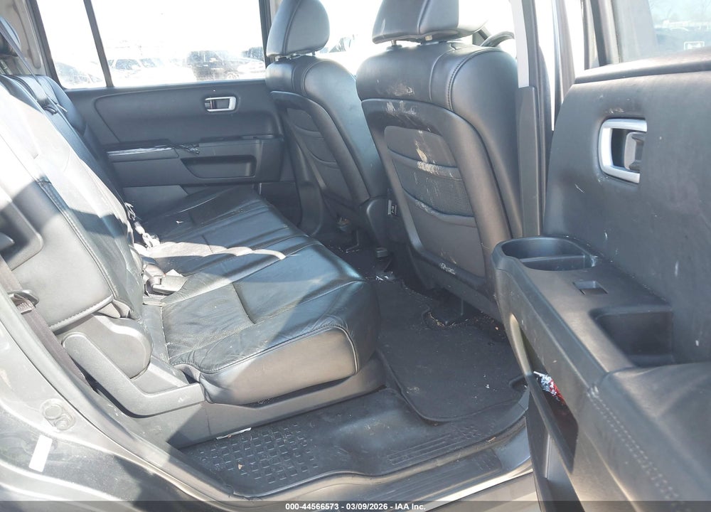 2011 HONDA PILOT EX-L VIN: 5FNYF4H5XBB015537
