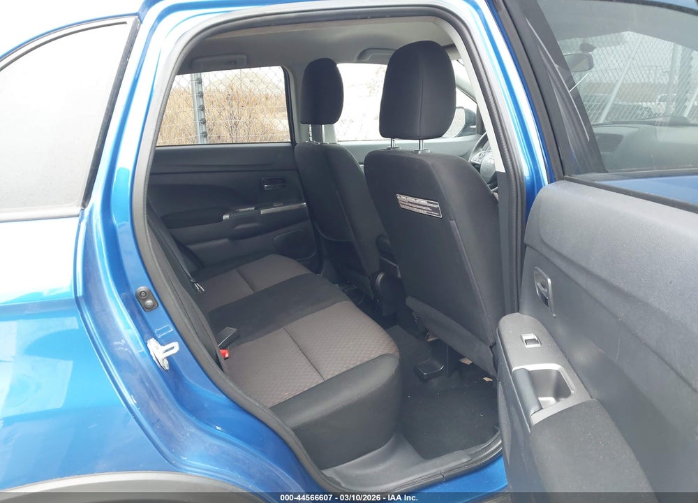 2018 MITSUBISHI OUTLANDER SPORT 2.0 ES VIN: JA4AR3AU2JZ029830