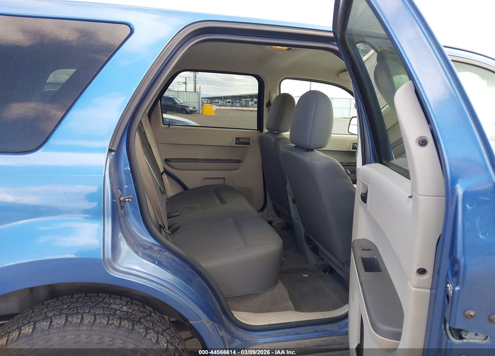2009 FORD ESCAPE XLS VIN: 1FMCU92799KB70158