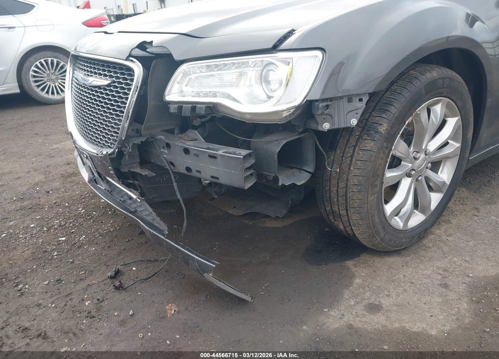 2018 CHRYSLER 300 LIMITED AWD VIN: 2C3CCAKG8JH296651
