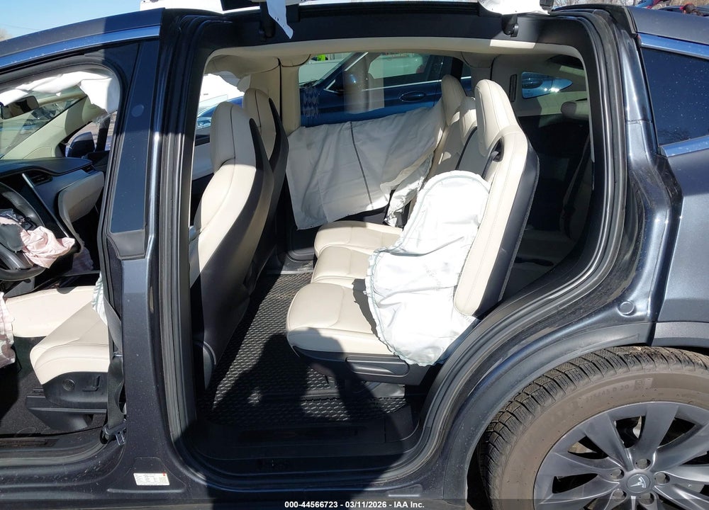 2018 TESLA MODEL X 100D/75D/P100D VIN: 5YJXCAE2XJF118193