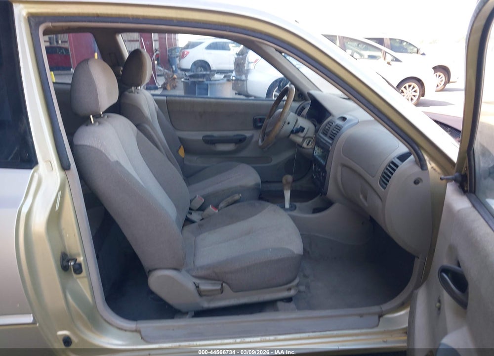 2002 HYUNDAI ACCENT GS VIN: KMHCG35CX2U183119
