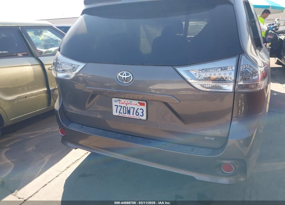 2017 TOYOTA SIENNA SE 8 PASSENGER VIN: 5TDXZ3DC7HS856978
