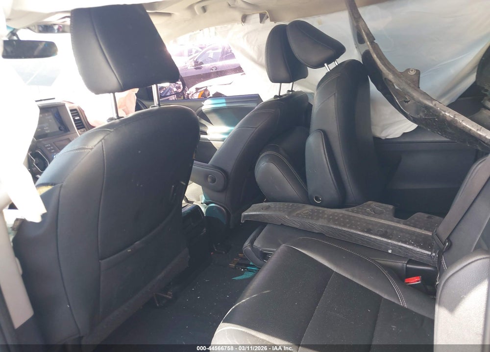 2017 TOYOTA SIENNA SE 8 PASSENGER VIN: 5TDXZ3DC7HS856978