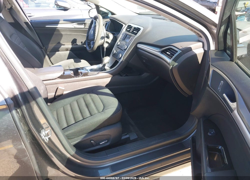 2015 FORD FUSION SE VIN: 3FA6P0HD0FR228849